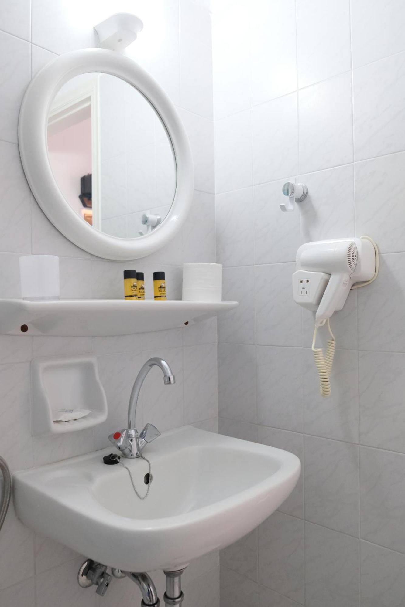Leventis Apartments Rovies Luaran gambar
