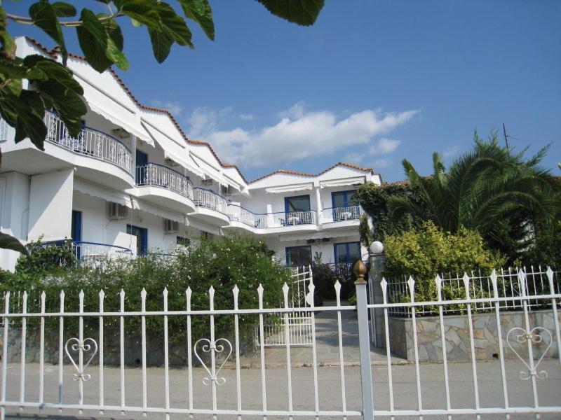 Leventis Apartments Rovies Luaran gambar